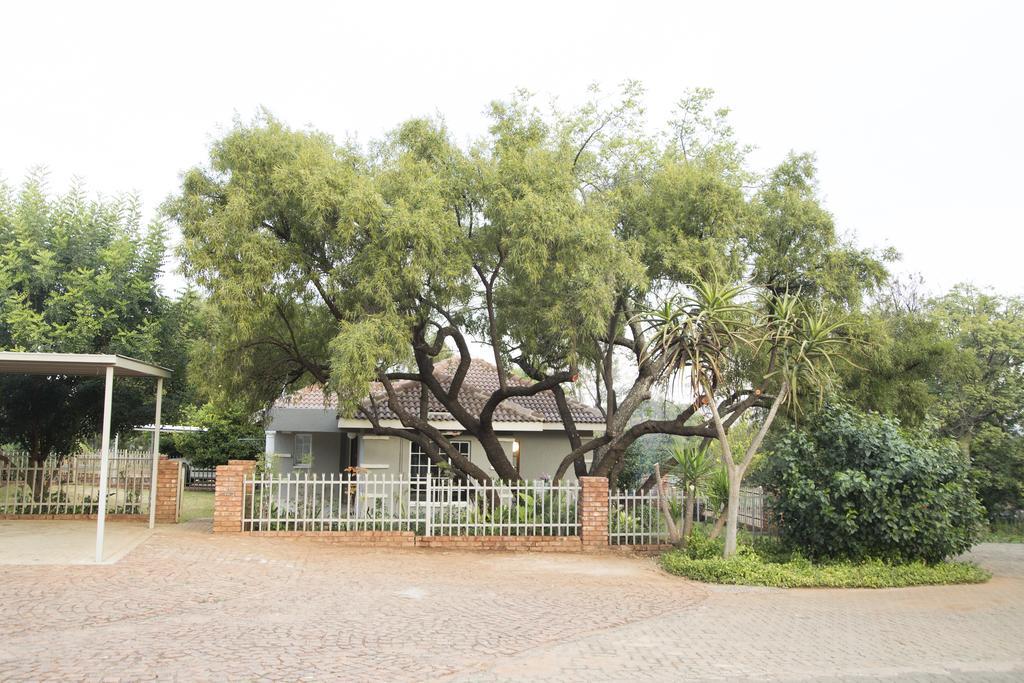 Nehema Manor Villa Hartbeespoort Buitenkant foto